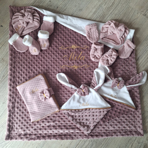 COFFRET QUEEN Coffret bébé Personnalisé  – 2 Ensembles + Couverture & 2 Doudous + protège carnet – Quantité Limitée